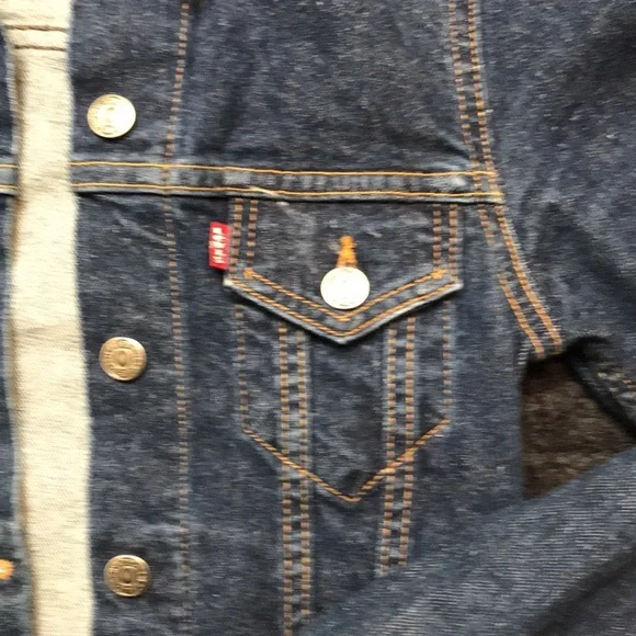 Levi’s Red Tab Jean Jacket - Picture 2 of 5